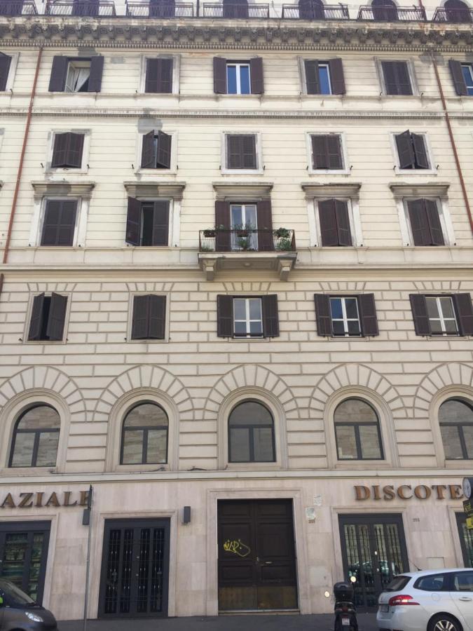 Appartamento Vicino Stazione Termini E Colosseo Róma Kültér fotó